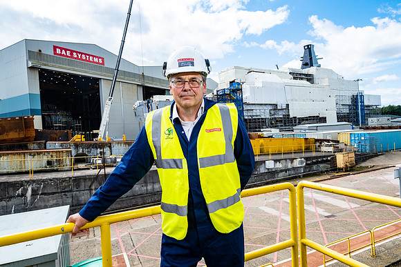 MccLi0000433_DTel_News_HMS_Glasgow_Govan_Shipyard