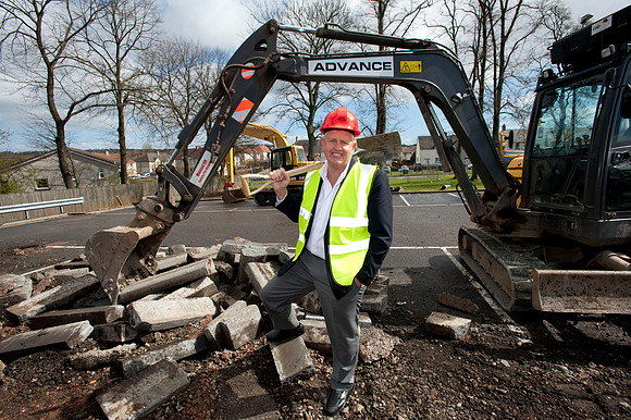 SCT_Colin_Montgomerie_Maggies_Monklands_Hospital