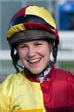 Fea0038383_DT_Sport_LucyAlexander_Ayr_Races