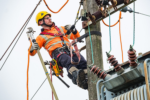 SSE_Networks_SHE_Rebrand_Part2_Power_Restoration_Portsmouth